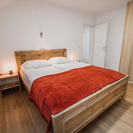 Mojcin Pisker Apartment House Kranj Exterior photo